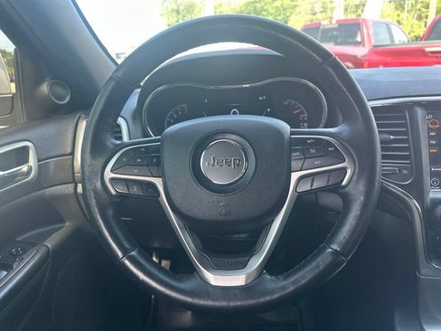 Used 2018 Jeep Grand Cherokee Altitude AWD/4WD image 18
