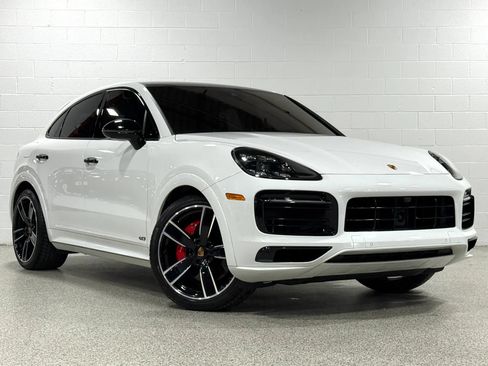 Used 2022 Porsche Cayenne GTS AWD/4WD image 4