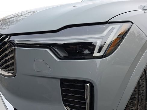 New 2026 Volvo XC90 B6 Plus w/ Protection Package Premier image 44