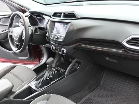 Used 2023 Chevrolet TrailBlazer LT AWD/4WD image 24