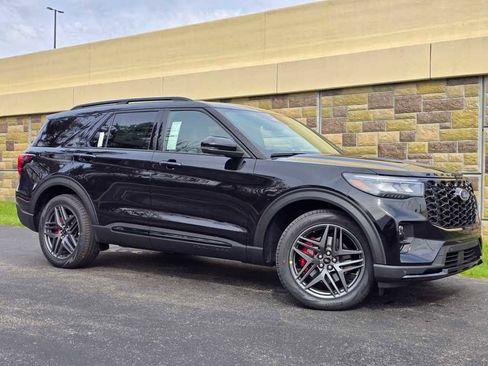 New 2026 Ford Explorer ST image 3