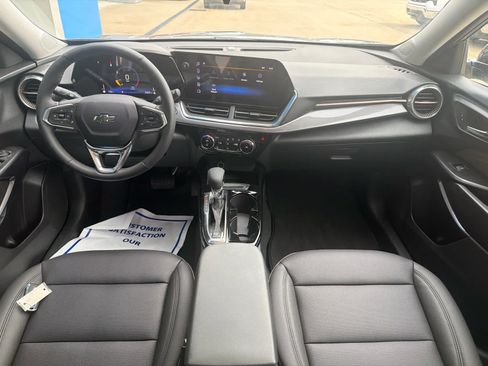Used 2026 Chevrolet Trax ACTIV w/ Sunroof Package FWD image 27