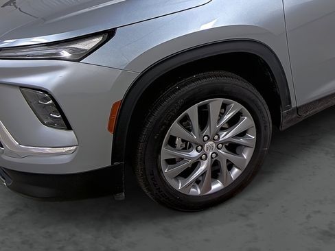 Used 2025 Buick Enclave Preferred image 7