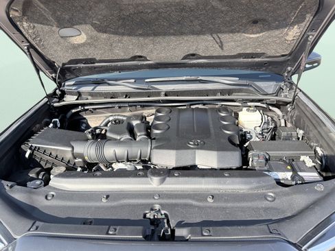 Used 2022 Toyota 4Runner TRD Off-Road image 25