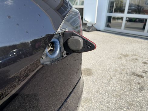 Used 2018 Tesla Model S 75D image 11