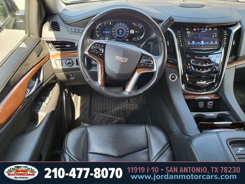 Used 2019 Cadillac Escalade ESV Premium Luxury RWD image 14