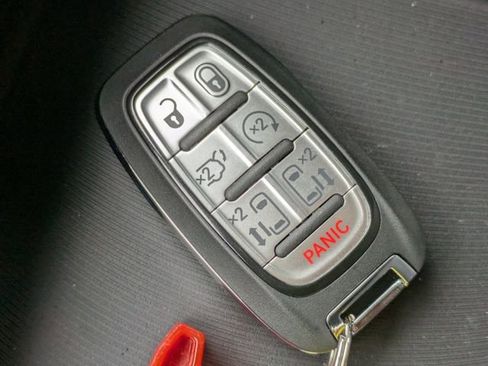 New 2026 Chrysler Pacifica Select w/ S Appearance Package FWD image 31