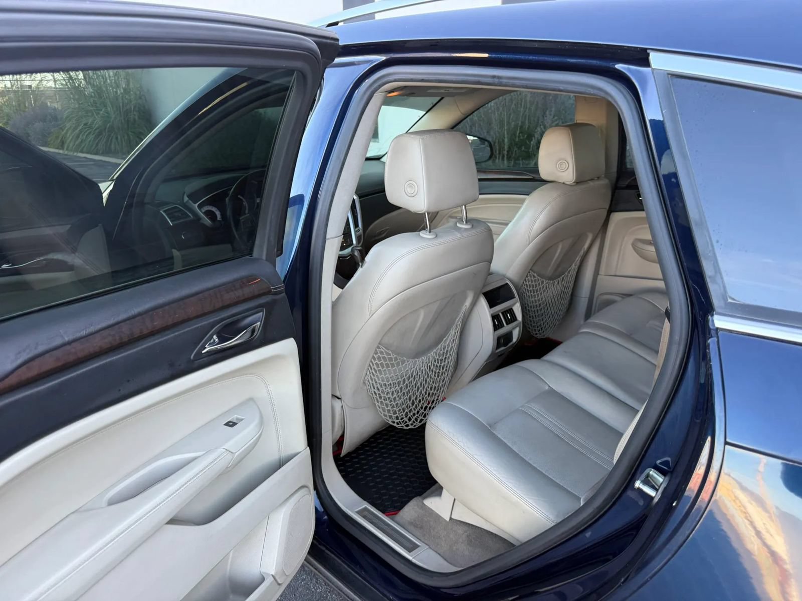 Used 2010 Cadillac SRX Luxury FWD image 12