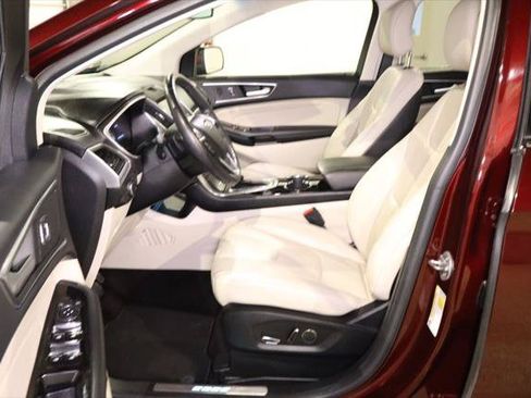 Used 2017 Ford Edge Titanium w/ Technology Package FWD image 26