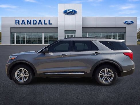 Used 2021 Ford Explorer XLT RWD image 3