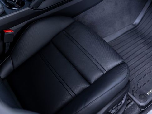 New 2026 Porsche Cayenne S AWD/4WD image 36