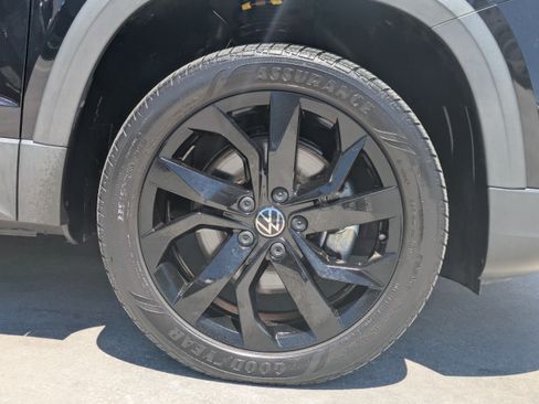 Certified 2023 Volkswagen Taos SE w/ Black Wheel Package FWD image 11
