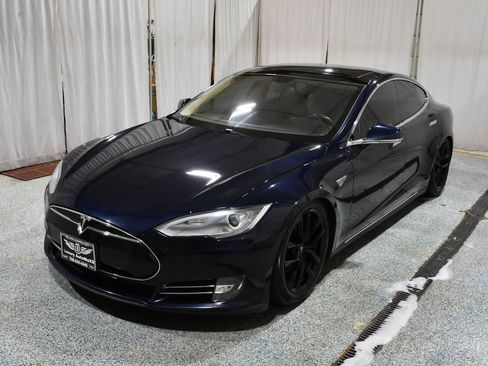 Used 2013 Tesla Model S Performance image 25