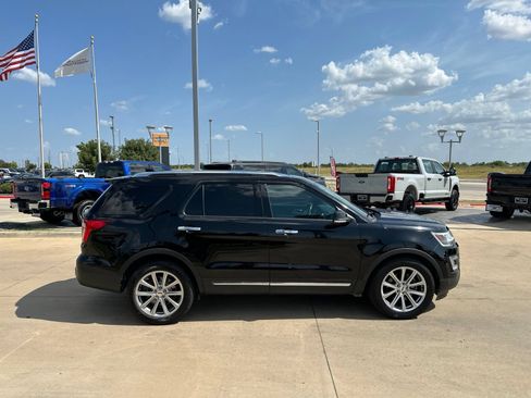 Used 2017 Ford Explorer Limited FWD image 7