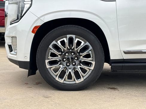 Used 2023 GMC Yukon XL Denali Ultimate image 32