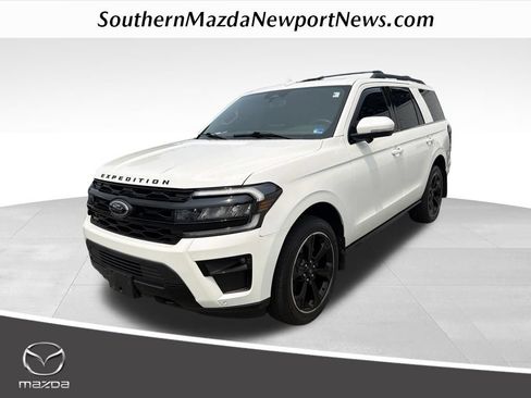 Used 2022 Ford Expedition Limited AWD/4WD image 1