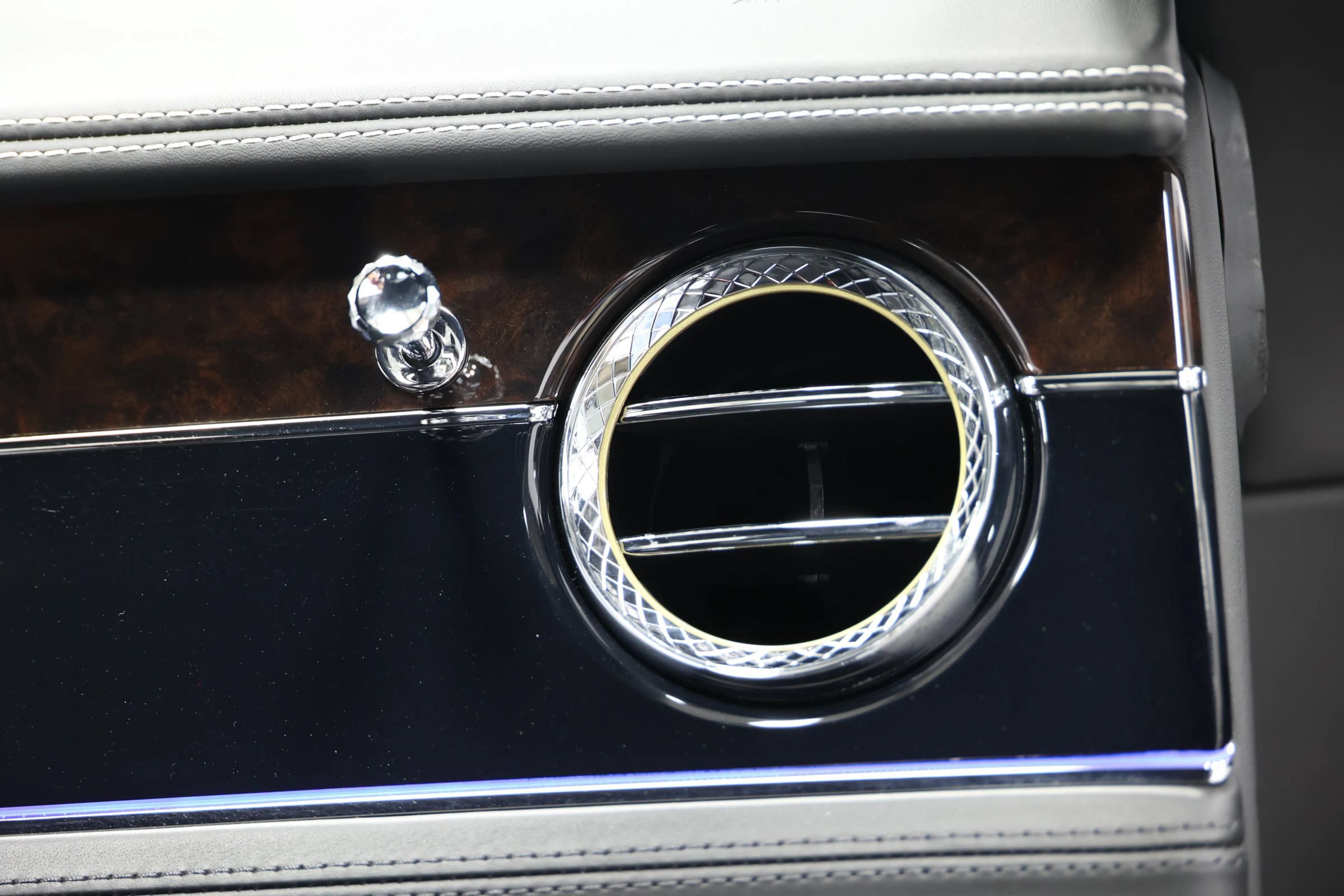 Used 2020 Bentley Continental GT AWD/4WD image 94