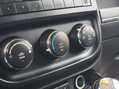 Used 2014 Jeep Patriot High Altitude image 21