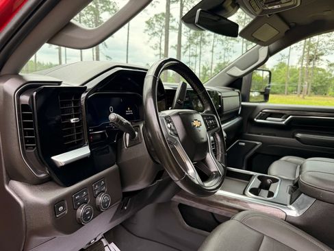 Used 2024 Chevrolet Silverado 2500 LTZ w/ LTZ Convenience Package AWD/4WD image 13