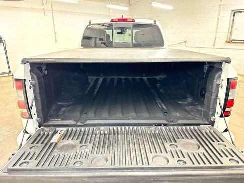 Used 2022 Nissan Frontier SV w/ Technology Package AWD/4WD image 15