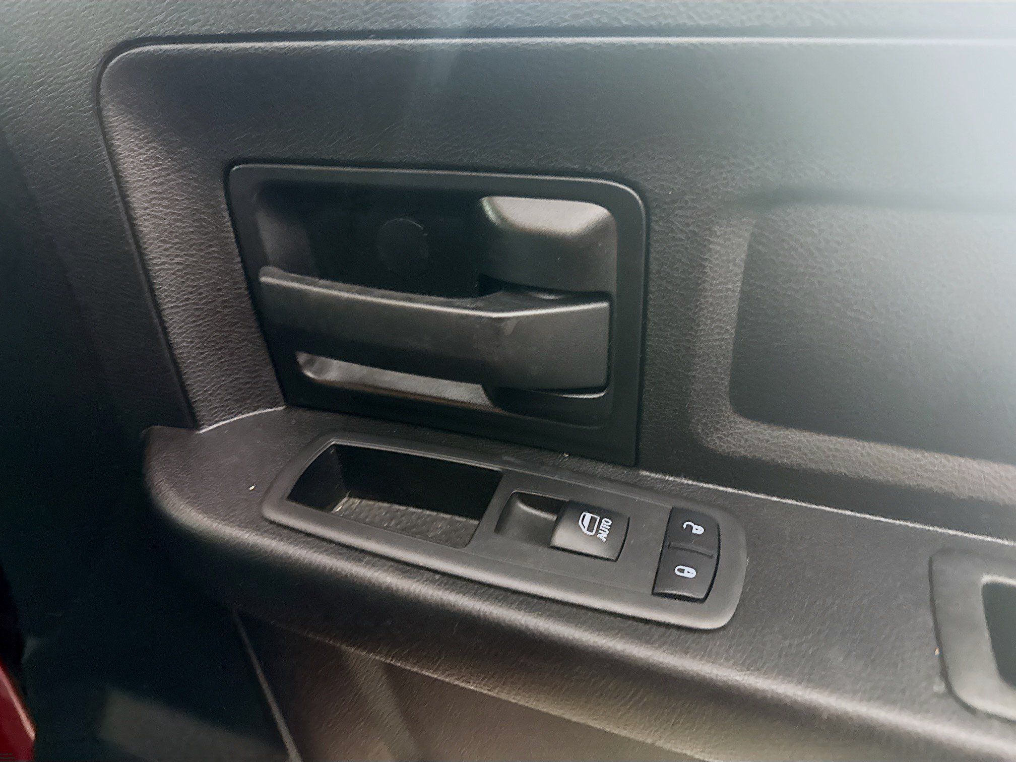 Used 2019 RAM 1500 ST AWD/4WD image 29