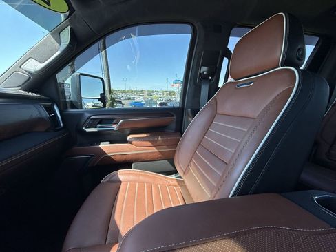 Used 2024 GMC Sierra 2500 Denali Ultimate w/ Max Trailering Package AWD/4WD image 31