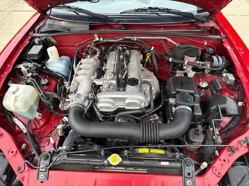 Used 2002 MAZDA MX-5 Miata RWD image 2