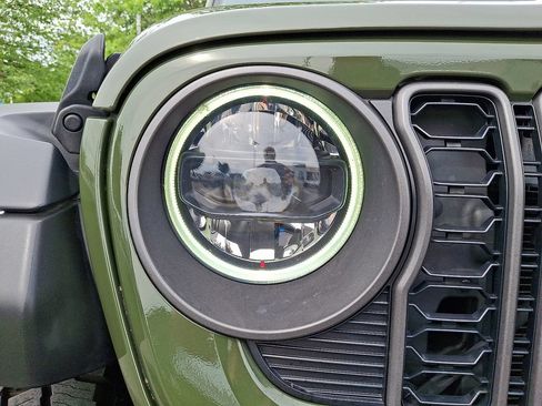 Used 2024 Jeep Wrangler Unlimited Rubicon 4xe AWD/4WD image 9