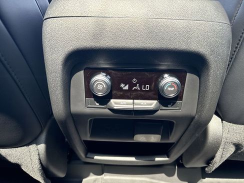 New 2026 GMC Acadia AT4 w/ Luxury Package image 18