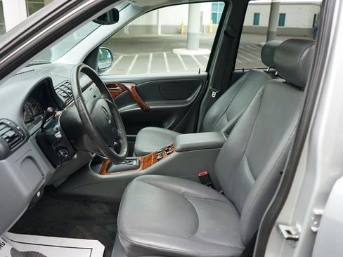 Used 1998 Mercedes-Benz ML 320 4MATIC image 16