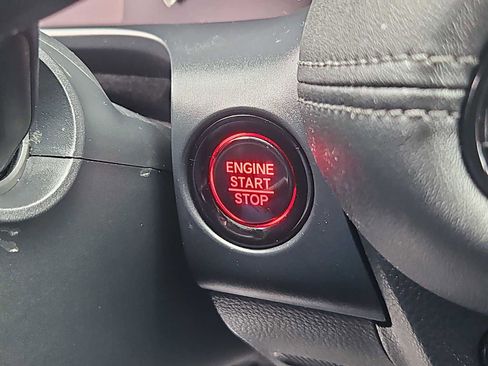 Used 2023 Honda HR-V LX image 18