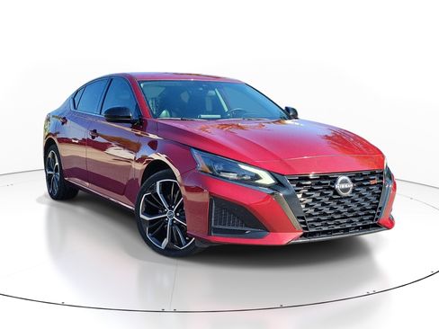 Used 2023 Nissan Altima 2.5 SR AWD/4WD image 1