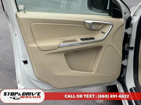 Used 2015 Volvo XC60 T5 image 10