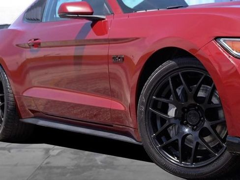 Used 2017 Ford Mustang GT Premium RWD image 3