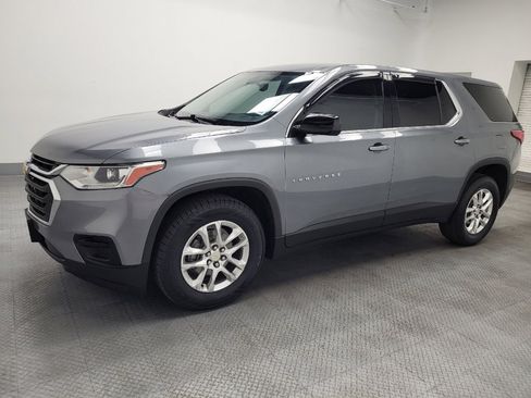 Used 2018 Chevrolet Traverse LS FWD image 2