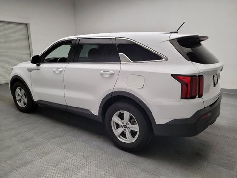 Used 2021 Kia Sorento LX FWD image 3