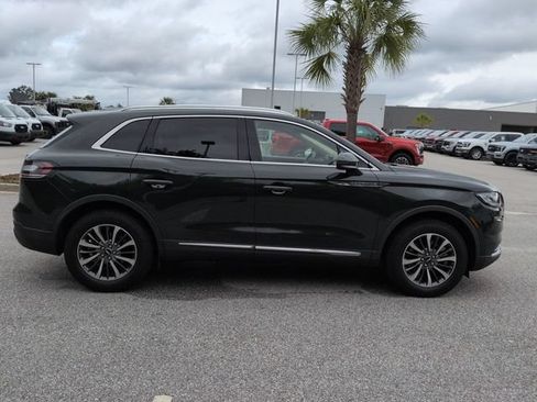 Used 2023 Lincoln Nautilus FWD w/ Premium Package image 3