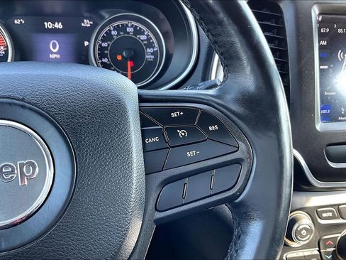 Used 2019 Jeep Cherokee Trailhawk w/ Comfort/Convenience Group AWD/4WD image 20