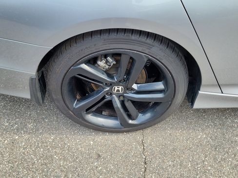 Used 2018 Honda Accord Sport image 37