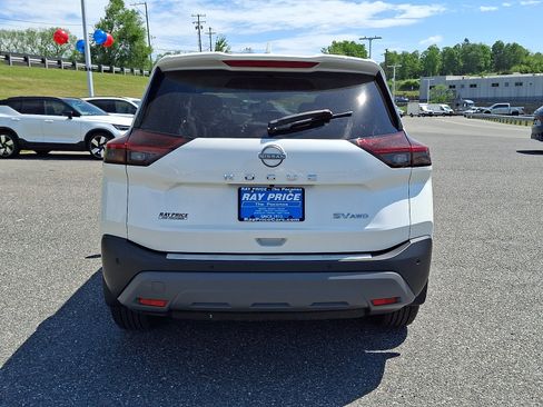 Used 2023 Nissan Rogue SV AWD/4WD image 6