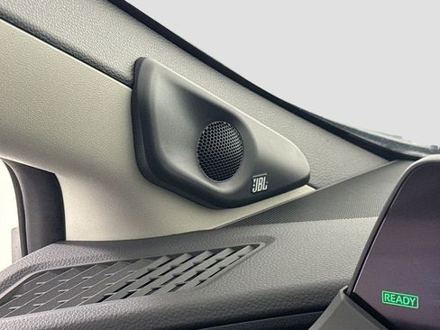 Used 2024 Toyota Prius Prime Premium FWD image 21