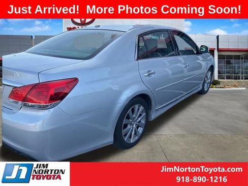 Used 2011 Toyota Avalon Limited image 5