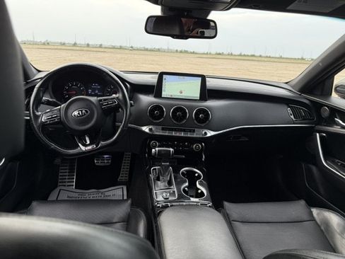 Used 2021 Kia Stinger GT-Line w/ Sun & Sound Package RWD image 9