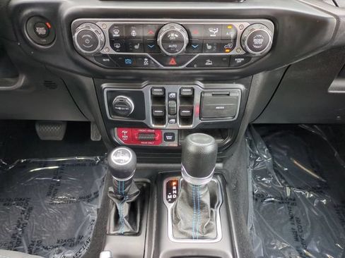 Used 2023 Jeep Wrangler Unlimited Rubicon 4xe w/ Cold Weather Group AWD/4WD image 19