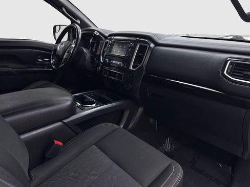 Used 2018 Nissan Titan SV w/ SV Convenience Package RWD image 42