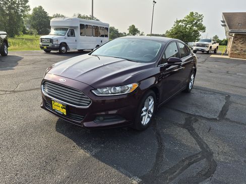 Used 2013 Ford Fusion SE FWD image 4