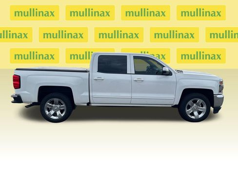 Used 2018 Chevrolet Silverado 1500 LT w/ LT Eassist Package image 2
