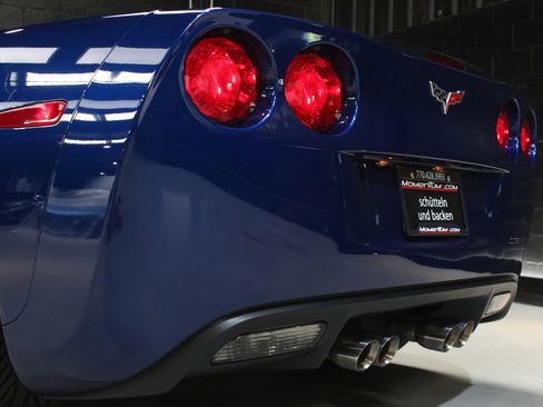 Used 2005 Chevrolet Corvette Convertible w/ Preferred Equipment Group RWD image 18