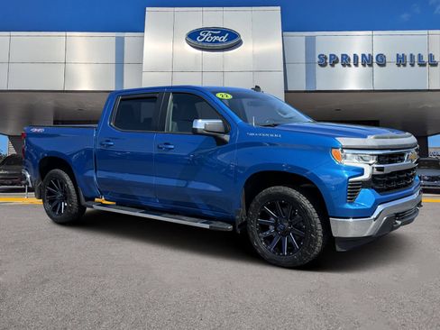 Used 2022 Chevrolet Silverado 1500 LT AWD/4WD image 1