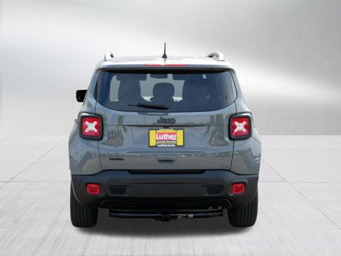 Used 2022 Jeep Renegade Altitude w/ Convenience Group AWD/4WD image 6